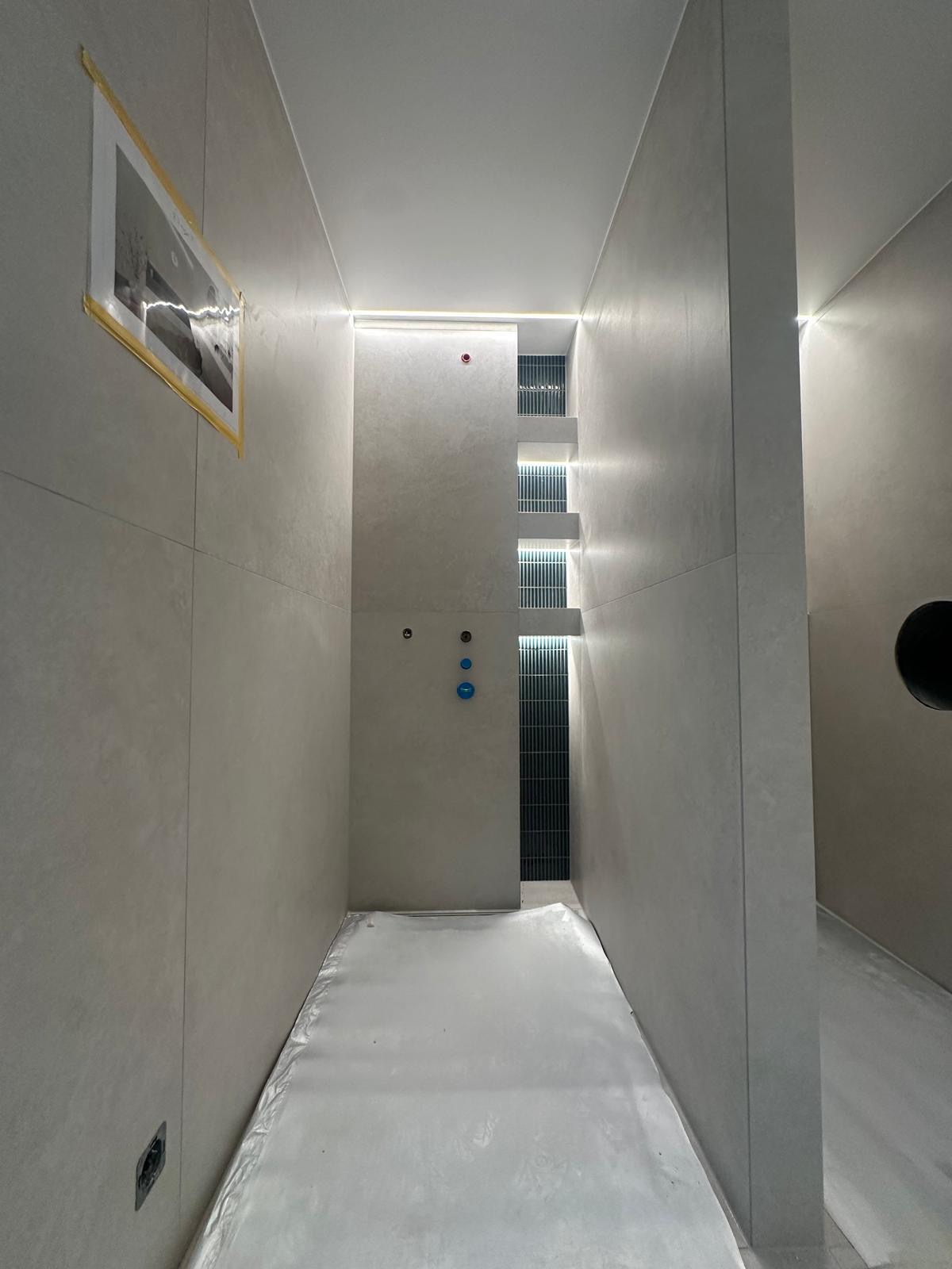 LED verticale de douche