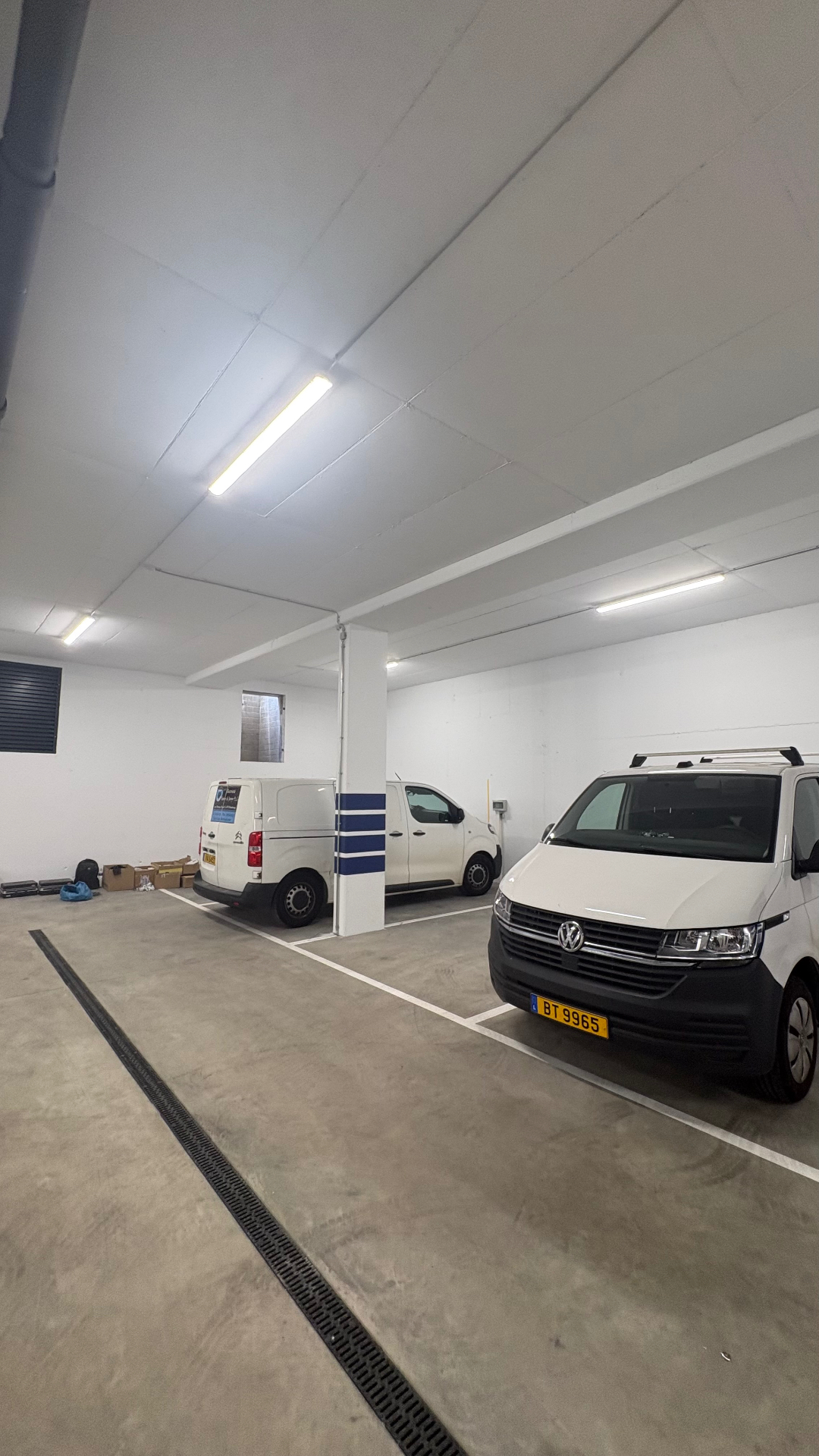 Éclairage parking souterrain