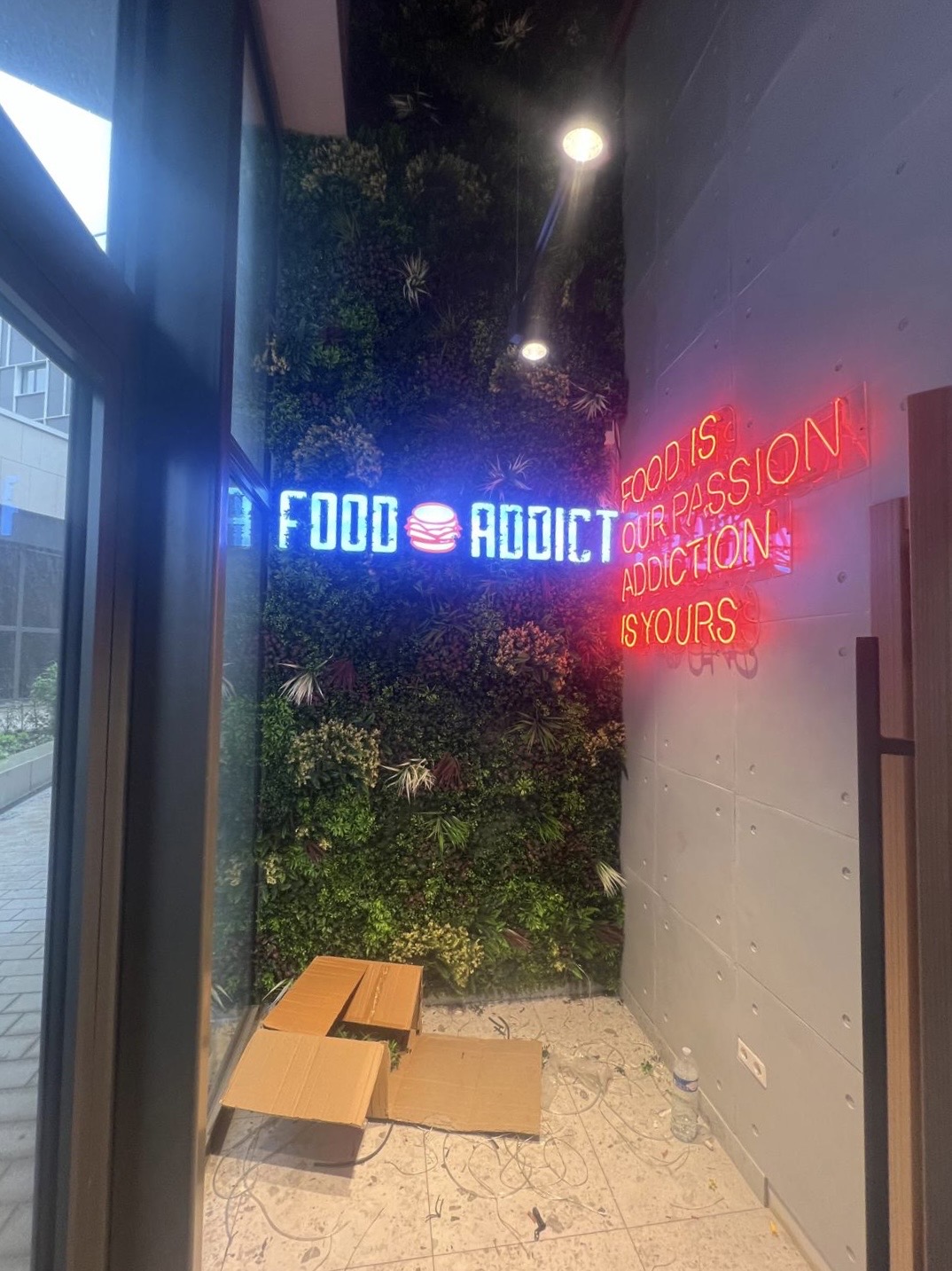 Enseignes néon LED dans restaurant Food Addict